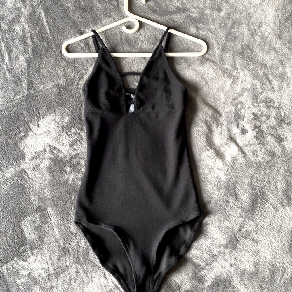2/$20🔥Ladies black sexy plunge neck body suit size small